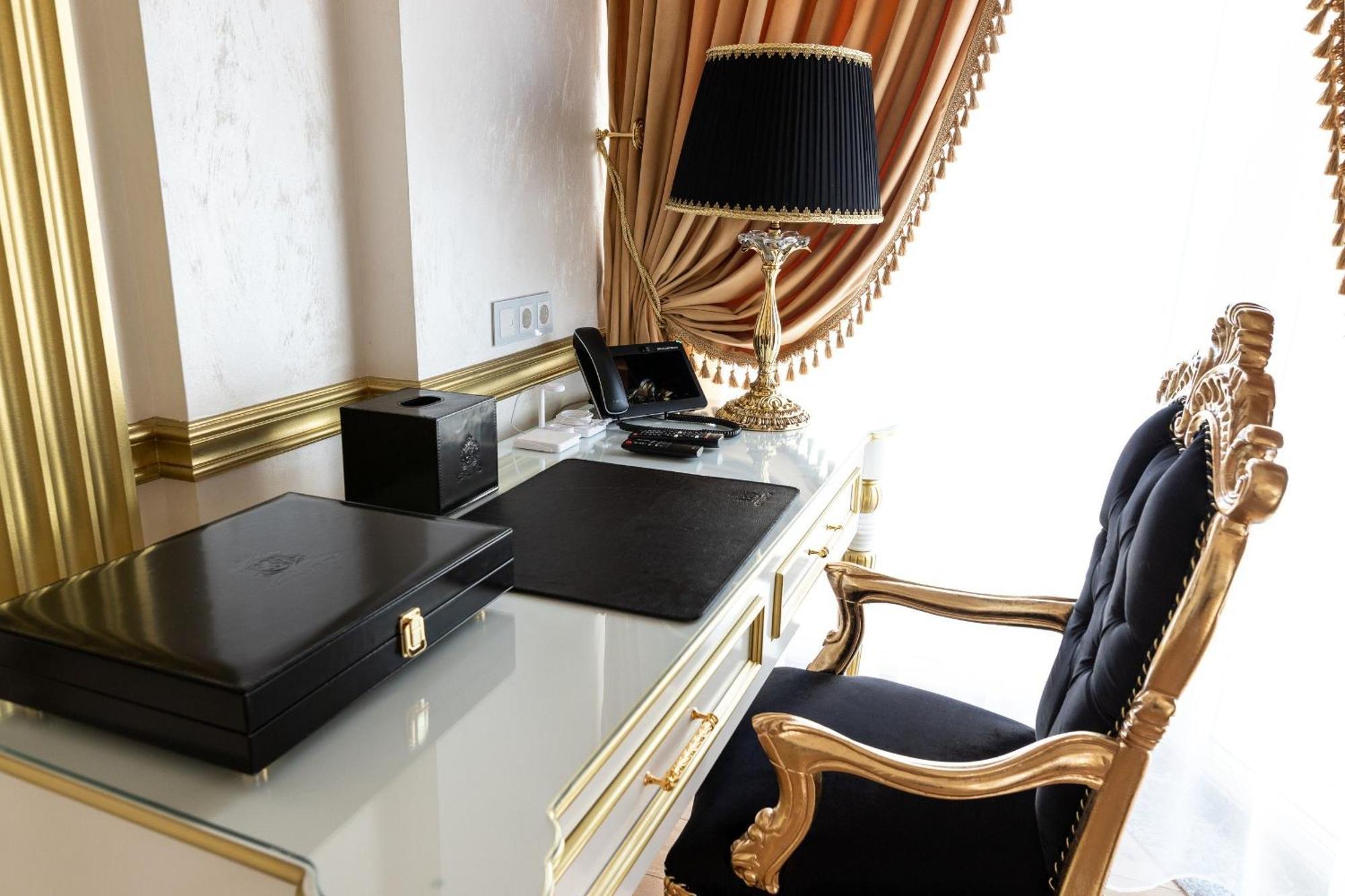 Royal Palace Luxury Hotel And Spa Khmelʼnytsʼkyy Δωμάτιο φωτογραφία
